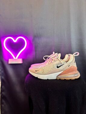 Nike beige and blush Air Max 270 sneakers pink heel swoosh sign great condition